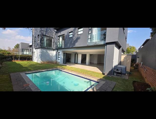 4 BEDROOM HOUSE FOR SALE IN SANDTON CENTRAL